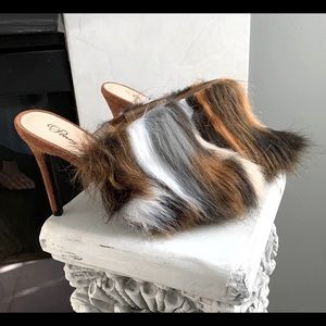 NWOT Penny Loves Kenny mojo fur mule. Sz 7.5